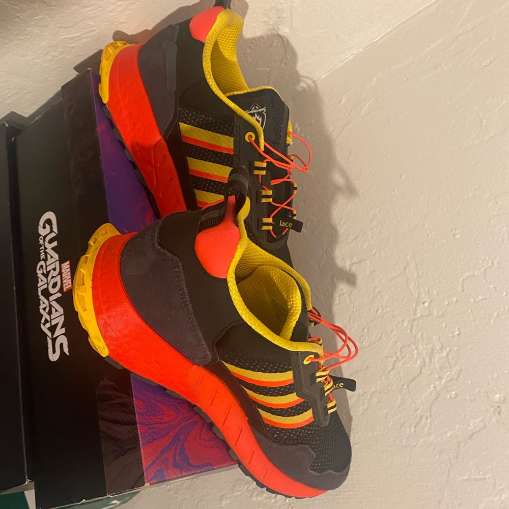 Mens Adidas ZX - Picture 3 of 5